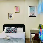 Studio Near Airpot Bay City With Parking