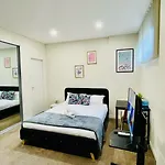 Studio Near Airpot Bay City With Parking