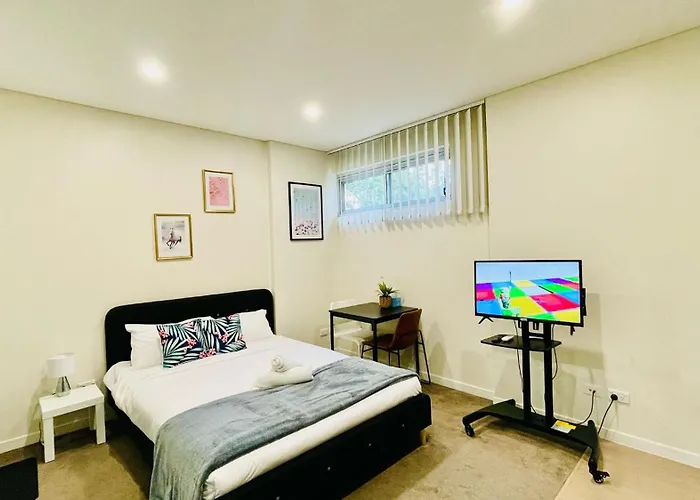 Studio Near Airpot Bay City With Parking