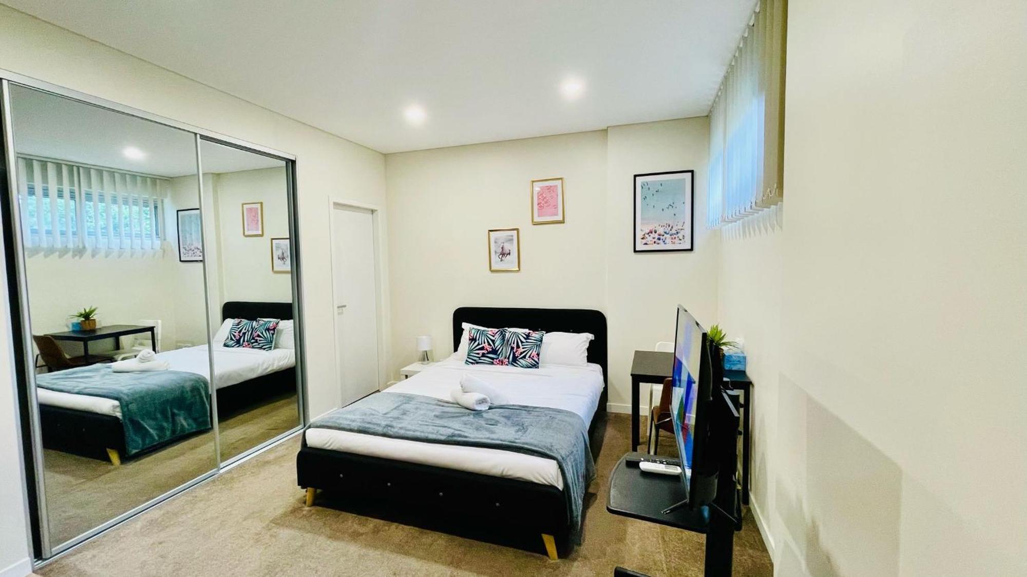 Apartment Near Airpot Bay With Parking Sydney
